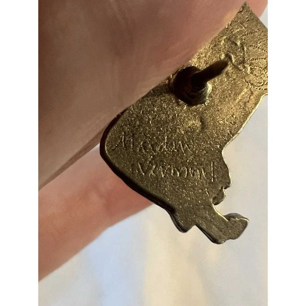 Metal Lapel Hat Pin Danforth Pewter Holstein Cow Maiden Vermont‎ Vintage 80s